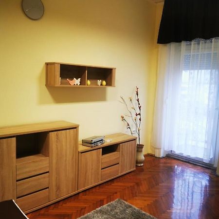 Baross-Hat 5 Szolnok Luaran gambar