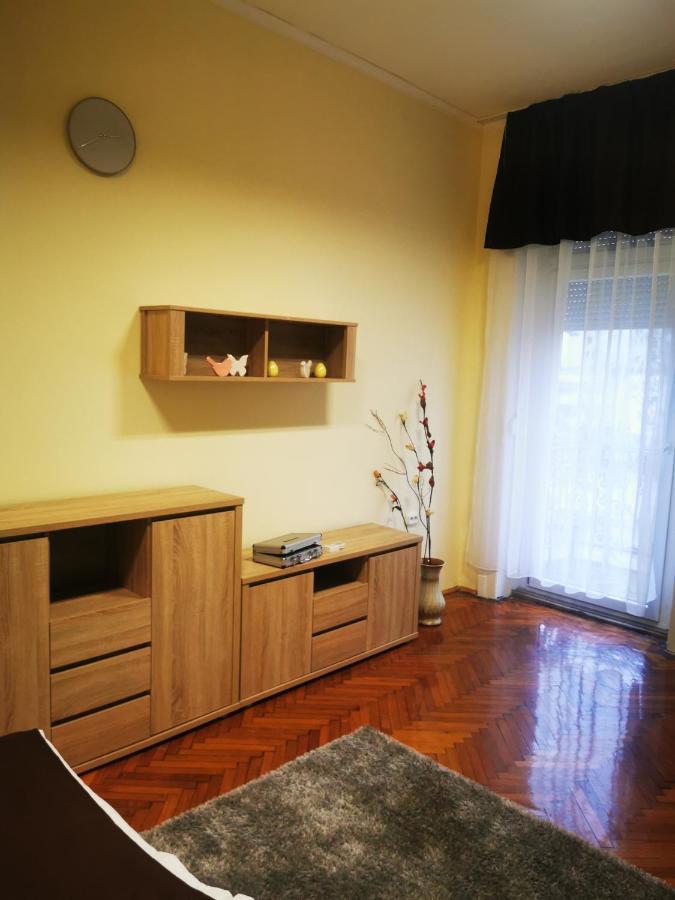 Baross-Hat 5 Szolnok Luaran gambar