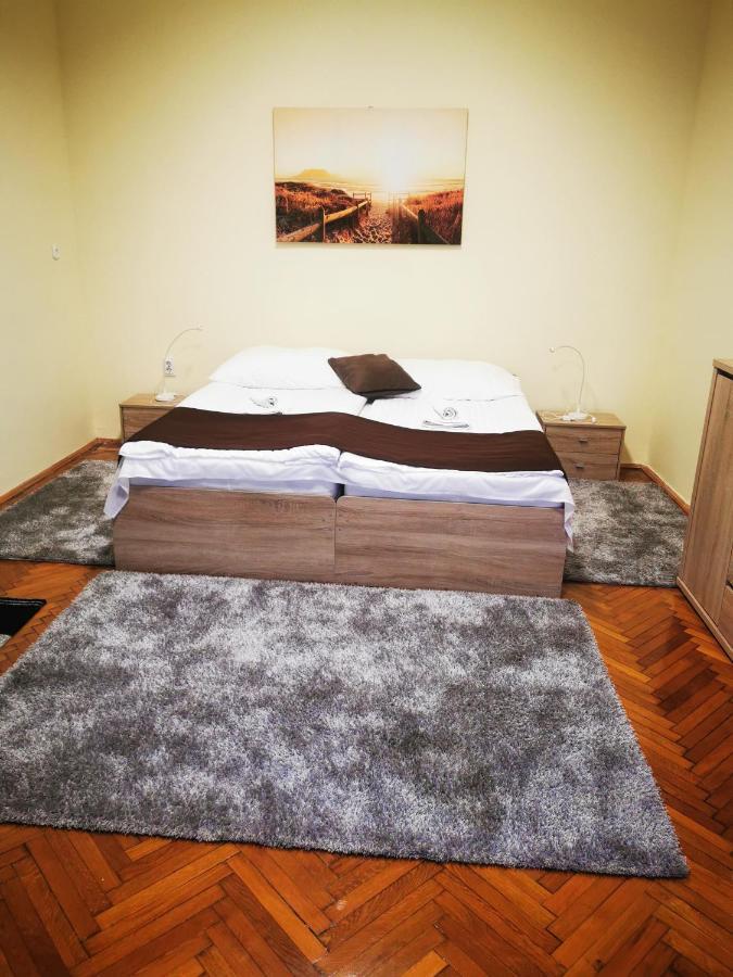 Baross-Hat 5 Szolnok Luaran gambar